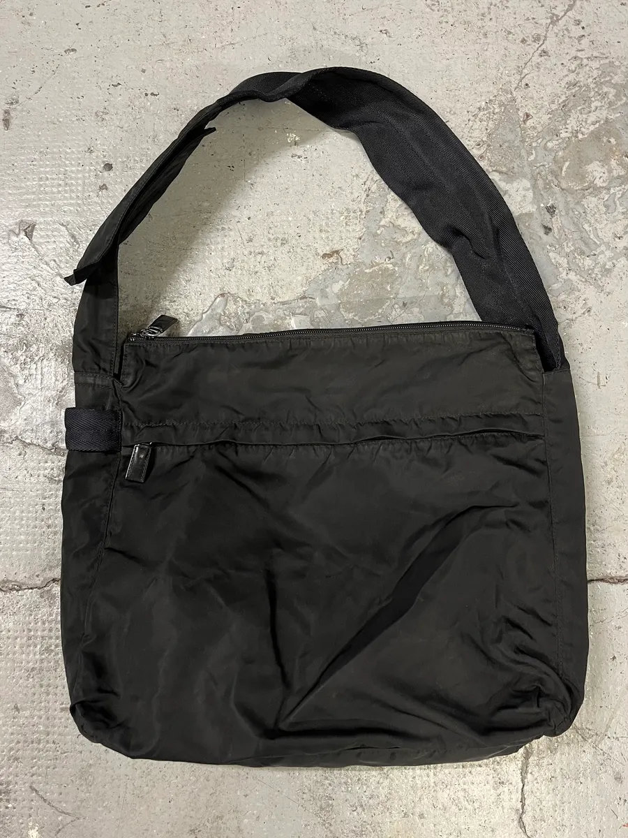 2000s Prada Black Shoulder Bag - Image 2
