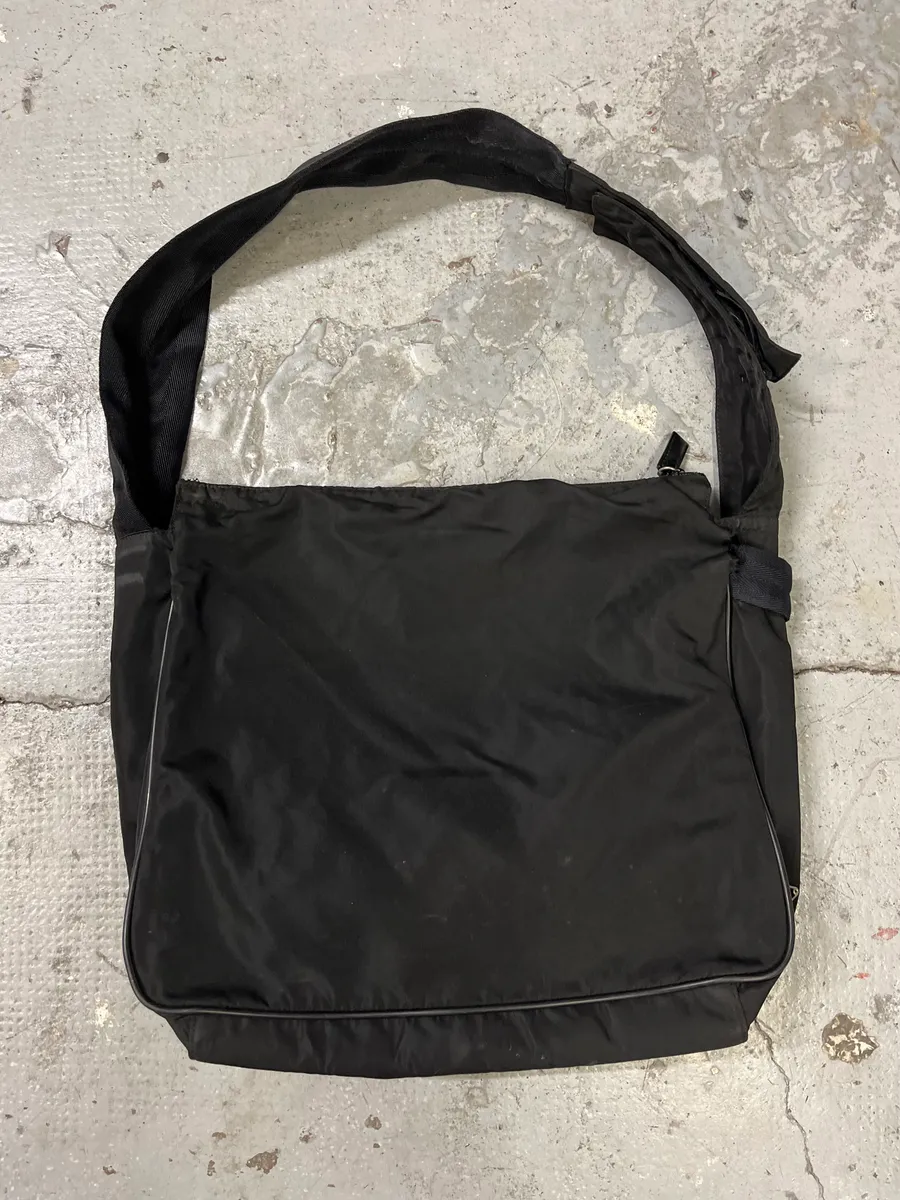 2000s Prada Black Shoulder Bag - Image 3