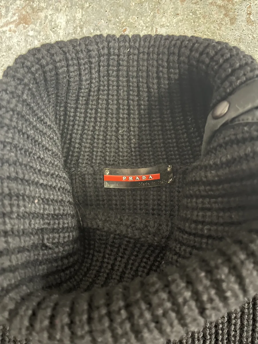 2000s Prada Black Wool Italian Turtleneck - Image 10