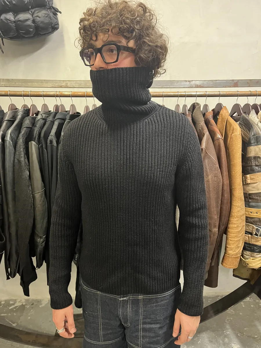 2000s Prada Black Wool Italian Turtleneck - Image 2