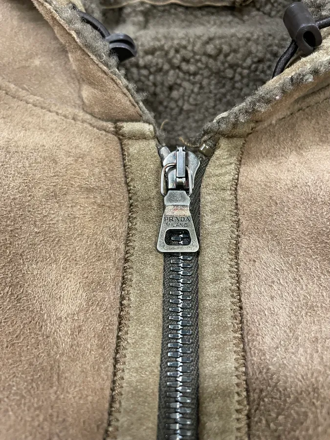 2000s Prada Brown Shearling Leather Hooded Jacket - Image 8