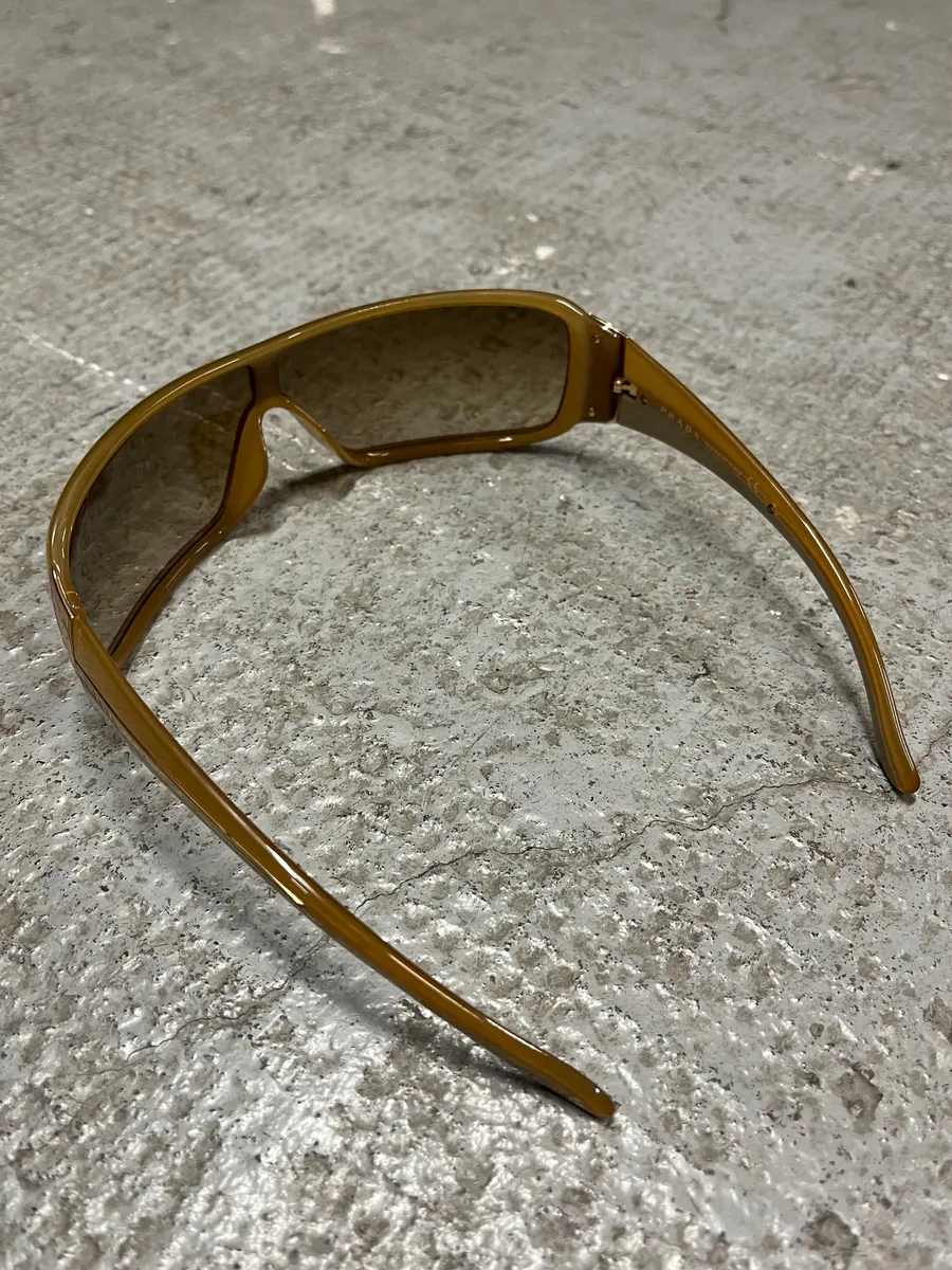 2000s Prada Camel Sunglasses - Image 5