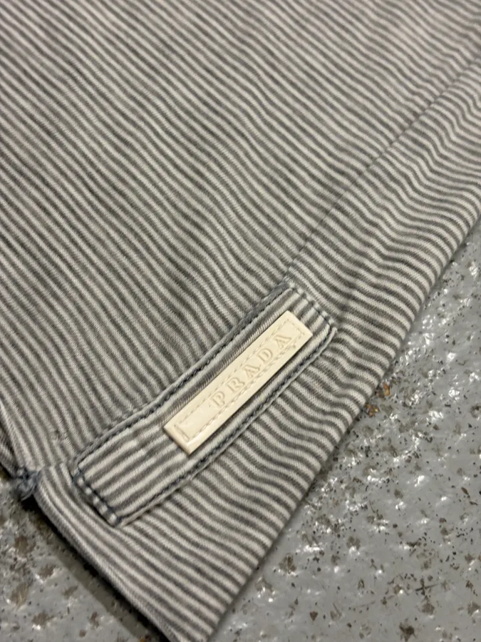 2000s Prada Grey Striped T-Shirt - Image 7