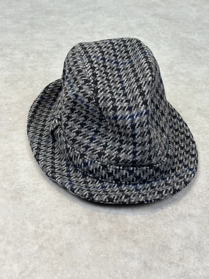 2000s Prada Houndstooth Grey Wool Hat - Image 4