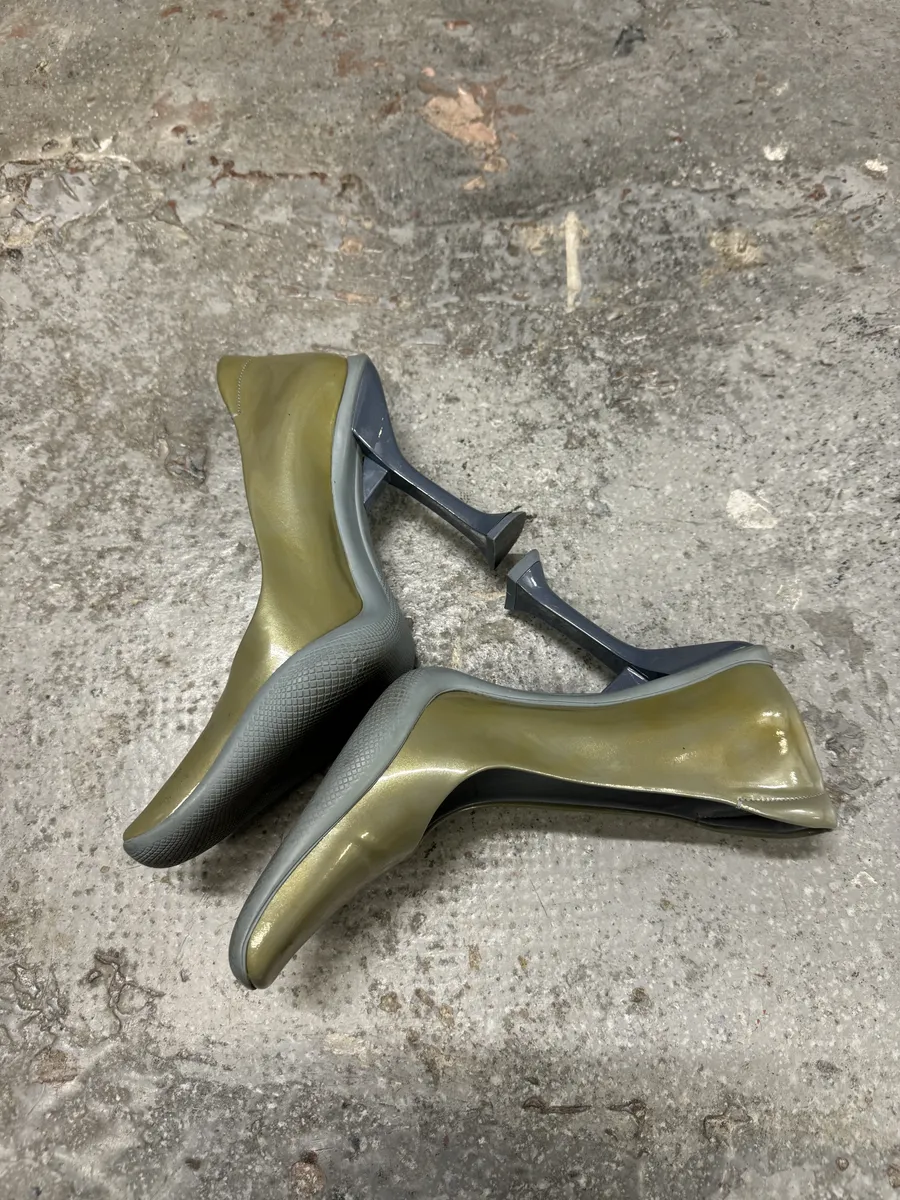 2000s Prada Khaki Heels Shoes - Image 6