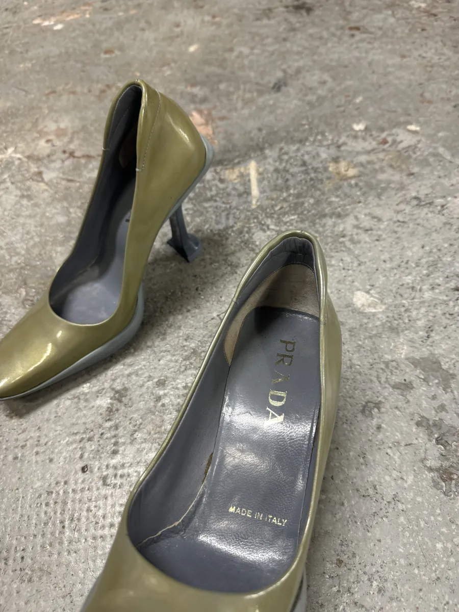 2000s Prada Khaki Heels Shoes - Image 9