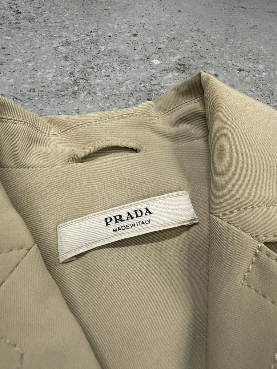 2000s Prada Light Beige Buttoned Classy Jacket - Image 10