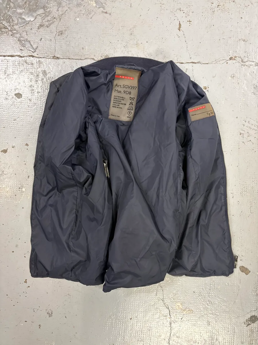 2000s Prada Linea Rossa Navy Nylon Logo Windbreaker Jacket - Image 7