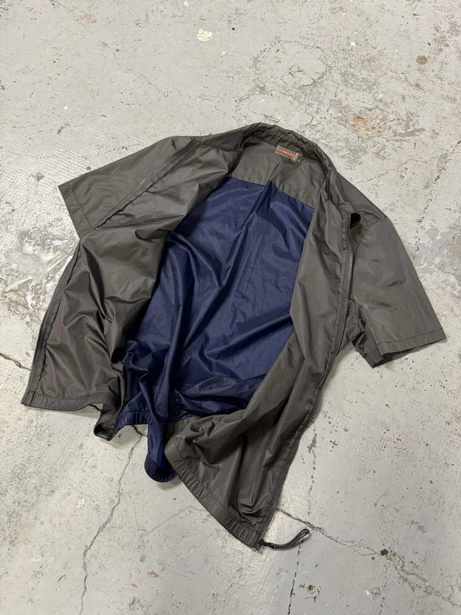 2000s Prada Linea Rossa Sport Grey Short Sleeves Zip-up Nylon Shirt - Image 4