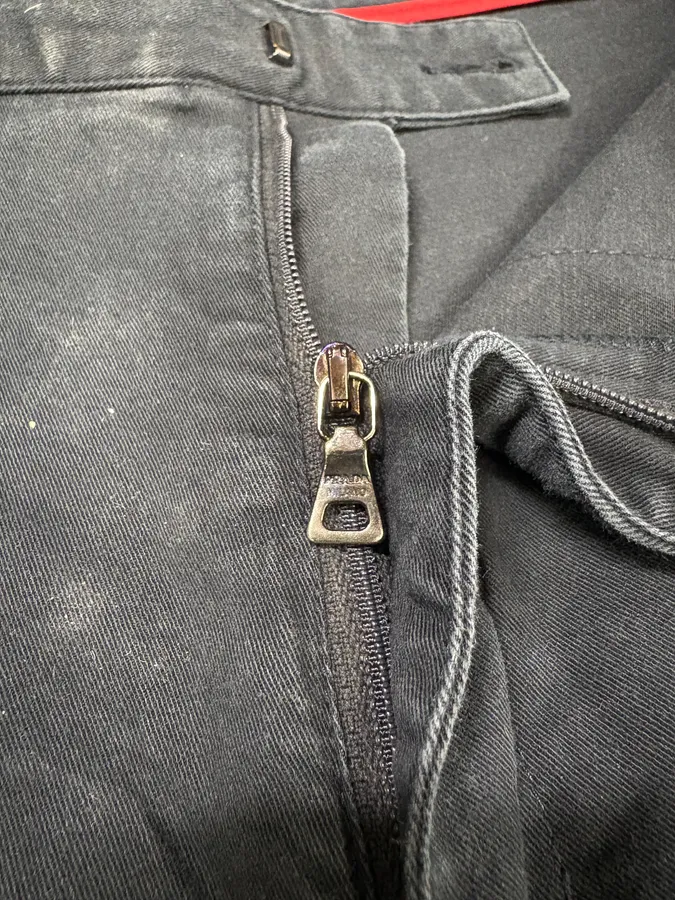 2000s Prada Navy Linea Rossa Shorts - Image 10