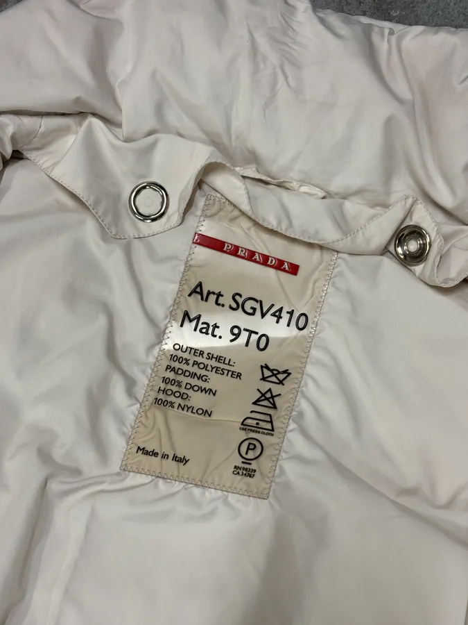 2000s Prada White Puffer Hooded Vest Jacket - Image 11