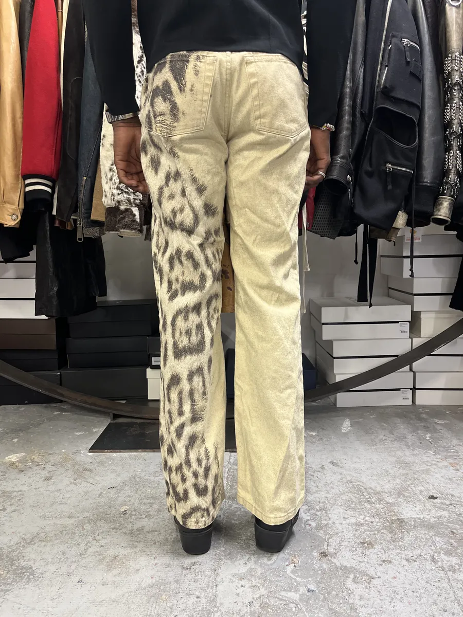 2000s Roberto Cavalli Beige Leopard Print Pants - Image 5