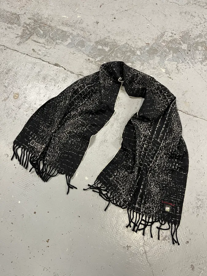 2000s Roberto Cavalli Black Crocodile Wool Scarf - Image 5