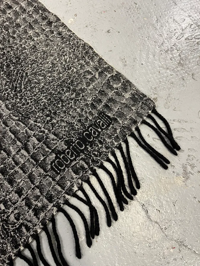 2000s Roberto Cavalli Black Crocodile Wool Scarf - Image 6