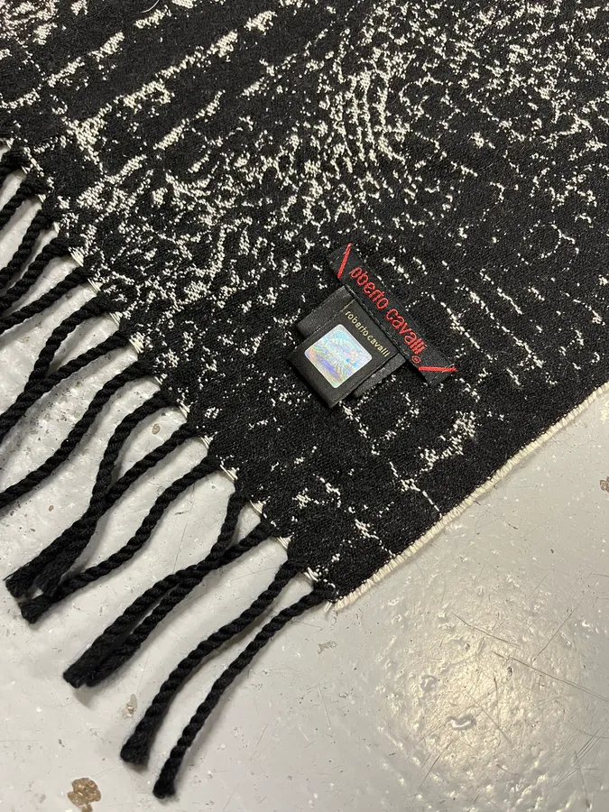 2000s Roberto Cavalli Black Crocodile Wool Scarf - Image 7