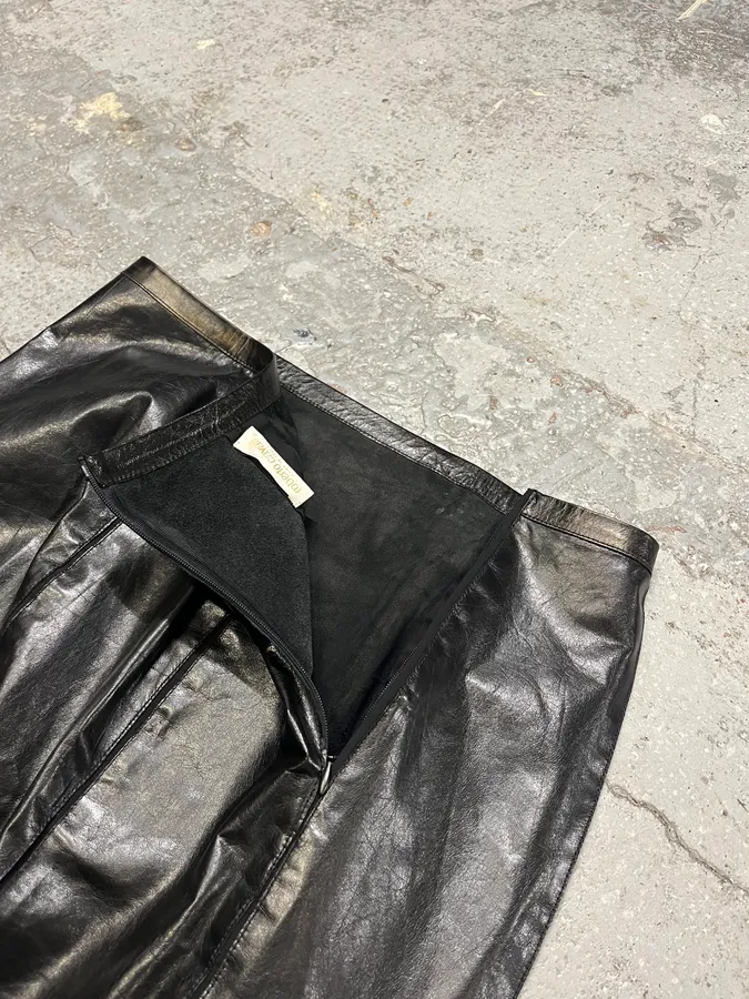 2000s Roberto Cavalli Black Leather Premium Skirt - Image 7