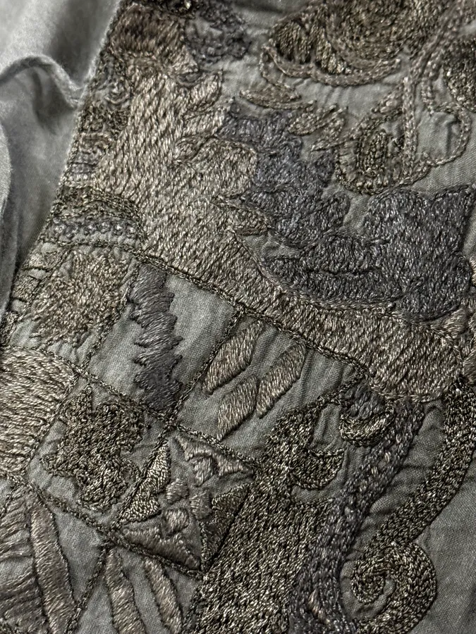 2000s Roberto Cavalli Embroided Black Linen Shirt - Image 5