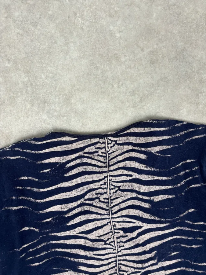 2000s Roberto Cavalli Navy Zebra Print T-Shirt - Image 6