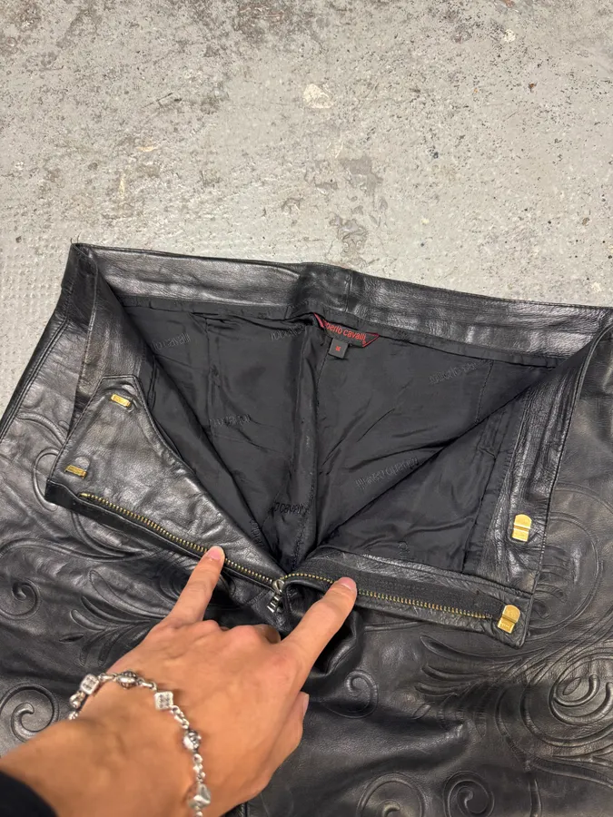 2000s Roberto Cavalli Tribal Floral Black Leather Pants - Image 9