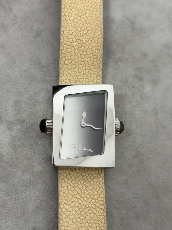 2000s Roberto Cavalli White Bracelet Tank Watch - Image 6