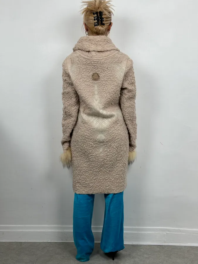 2000s Roberto Cavalli Wrinkled Texture Beige Long Cardigan Wrist Fur Jacket - Image 2