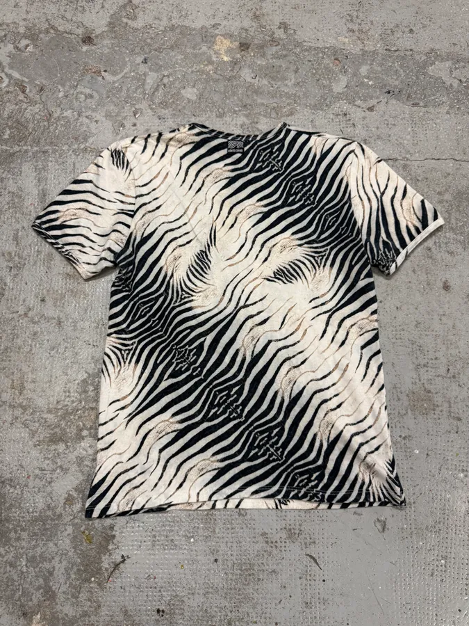 2000s Roberto Cavalli Zebra White T-Shirt - Image 4