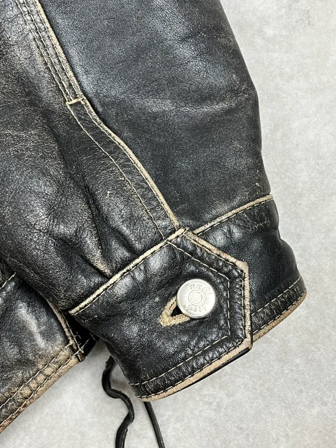 2000s Unlimited Archive Grey Eroded Leather Patina Trucker Jacket - Image 11