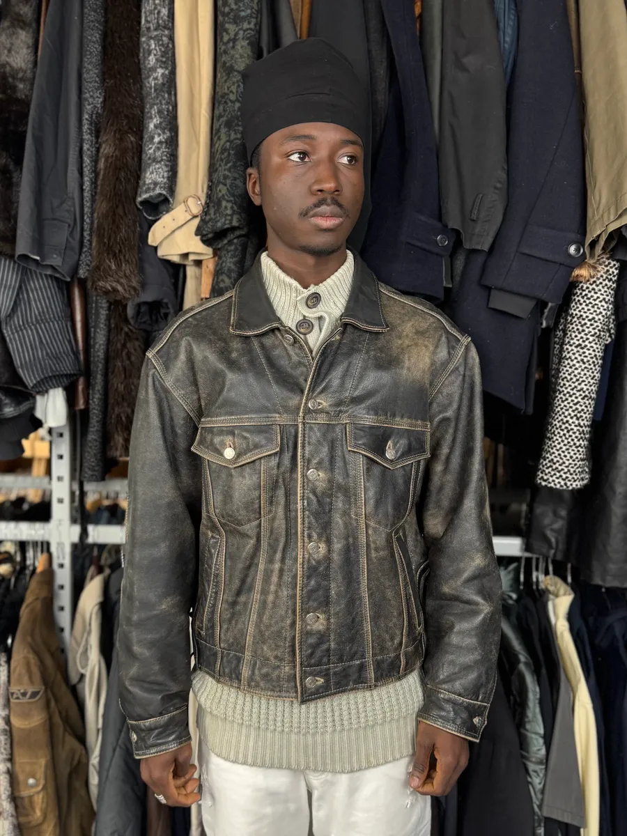 2000s Unlimited Archive Grey Eroded Leather Patina Trucker Jacket - Image 2