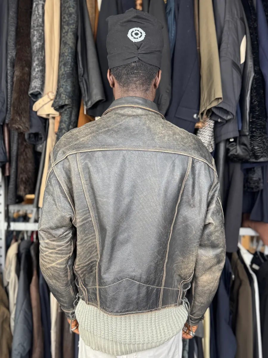 2000s Unlimited Archive Grey Eroded Leather Patina Trucker Jacket - Image 3