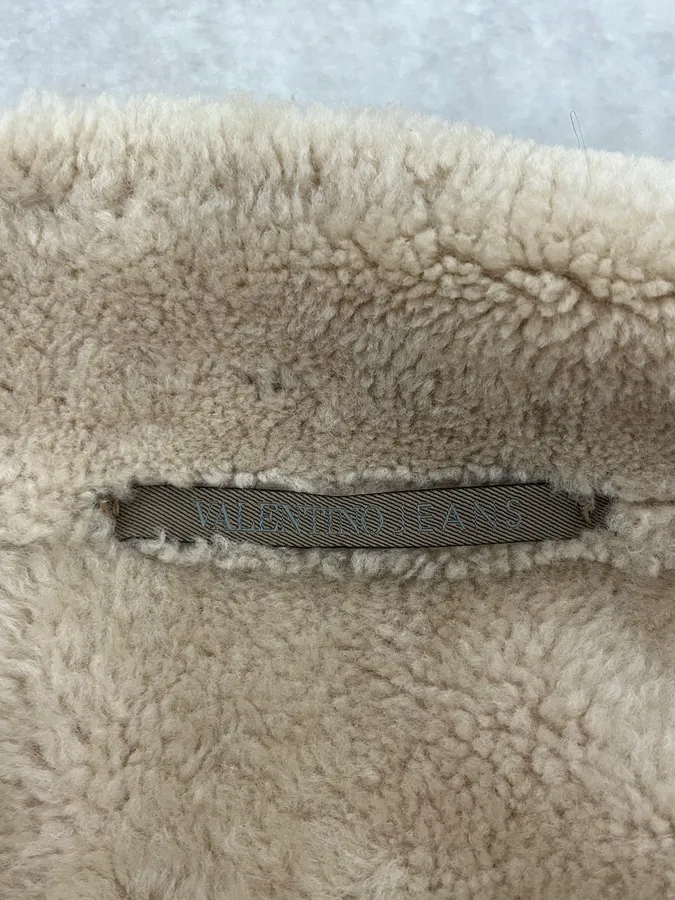 2000s Valentino Beige Shearling Leather Jacket - Image 12