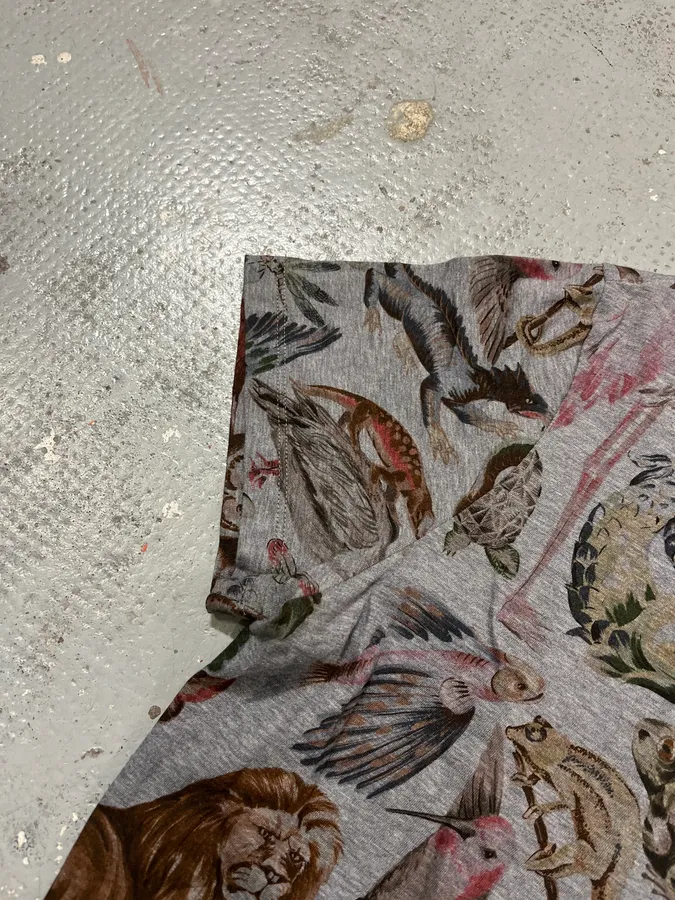 2000s Valentino Biodiversity Animals Grey T-Shirt - Image 5