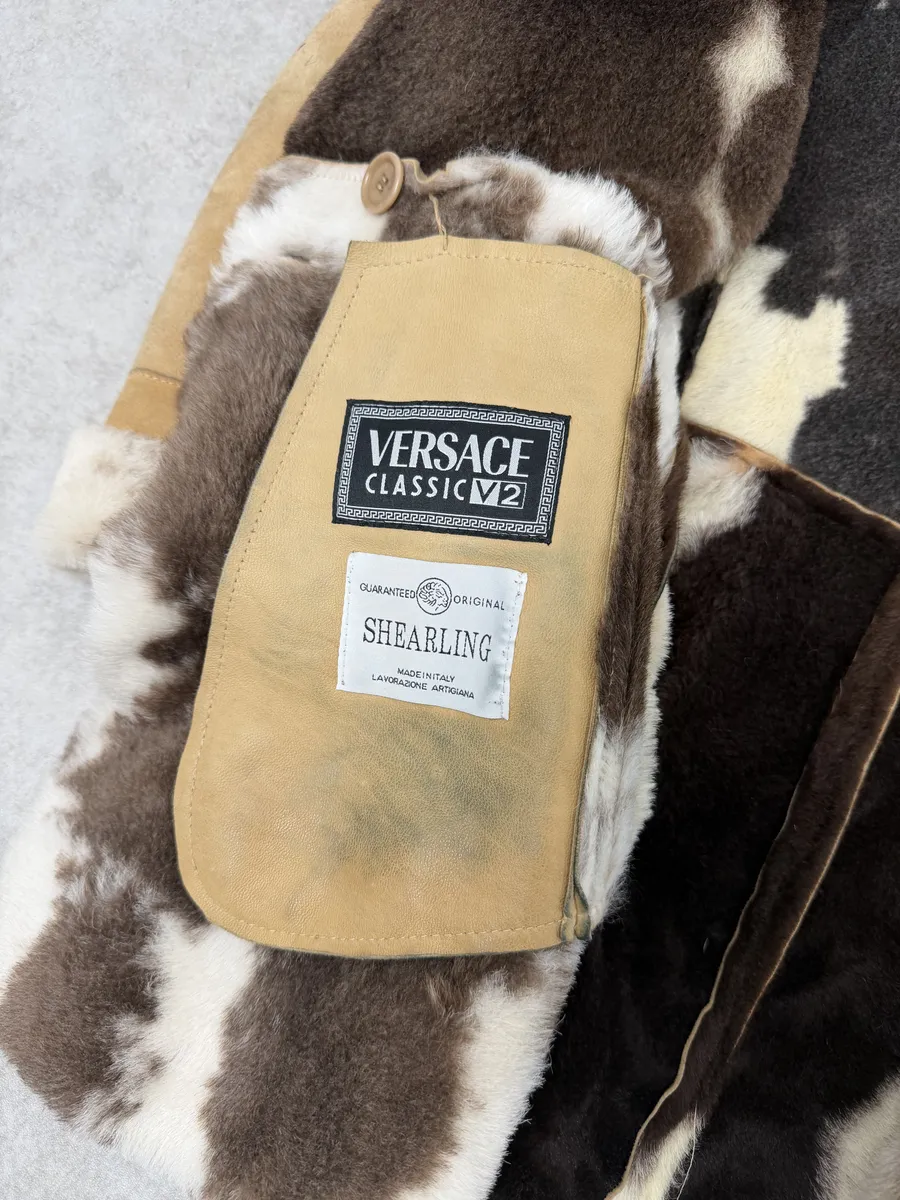 2000s Versace Beige Leather Fur Collar Cow Effect Coat - Image 8