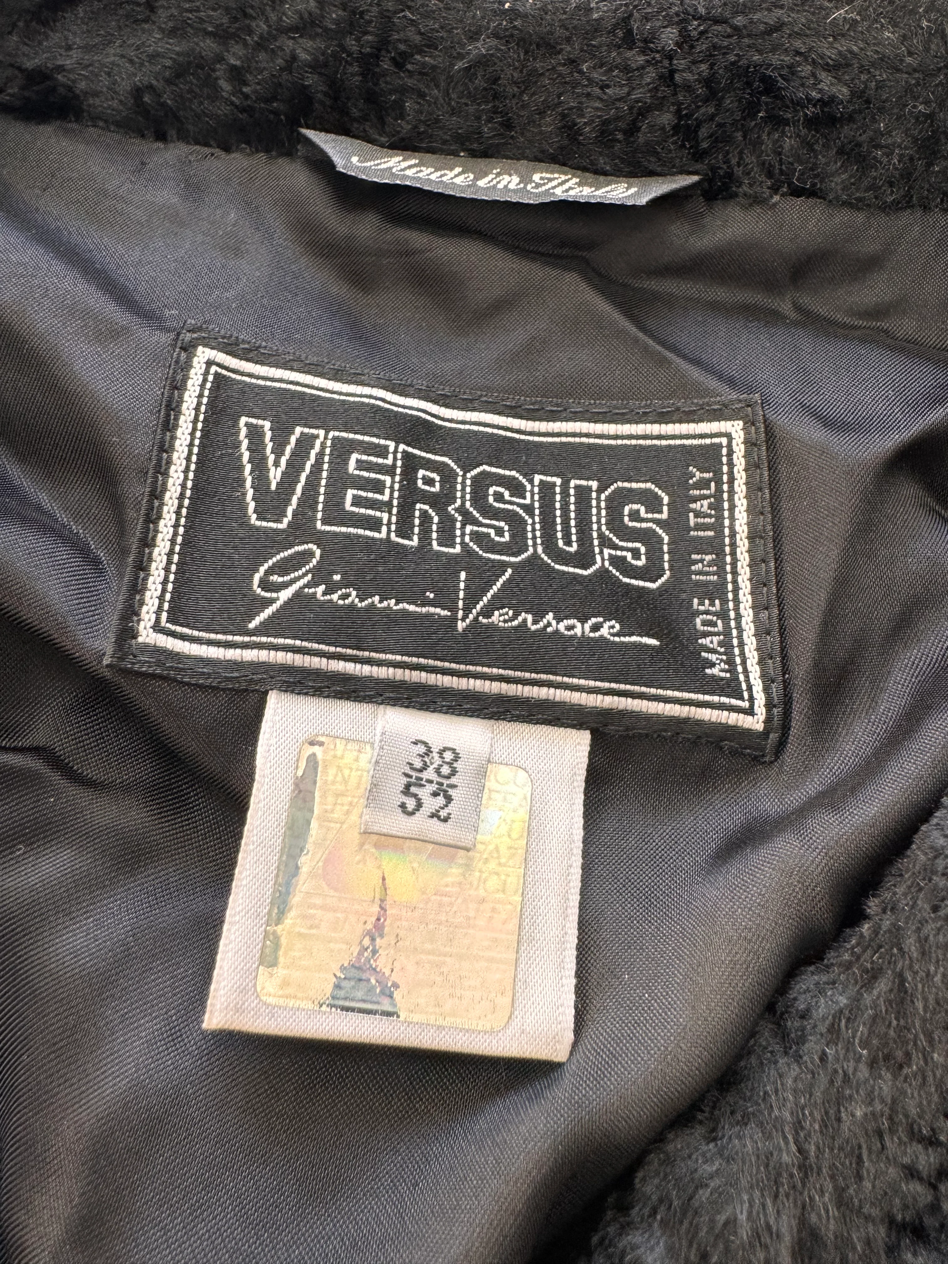 2000s Versace Black Faux Fur Vest - Image 5
