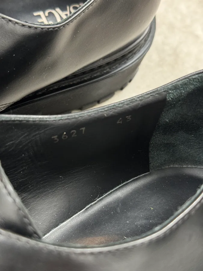 2000s Versace Black Leather Oxford Derby Boots - Image 10