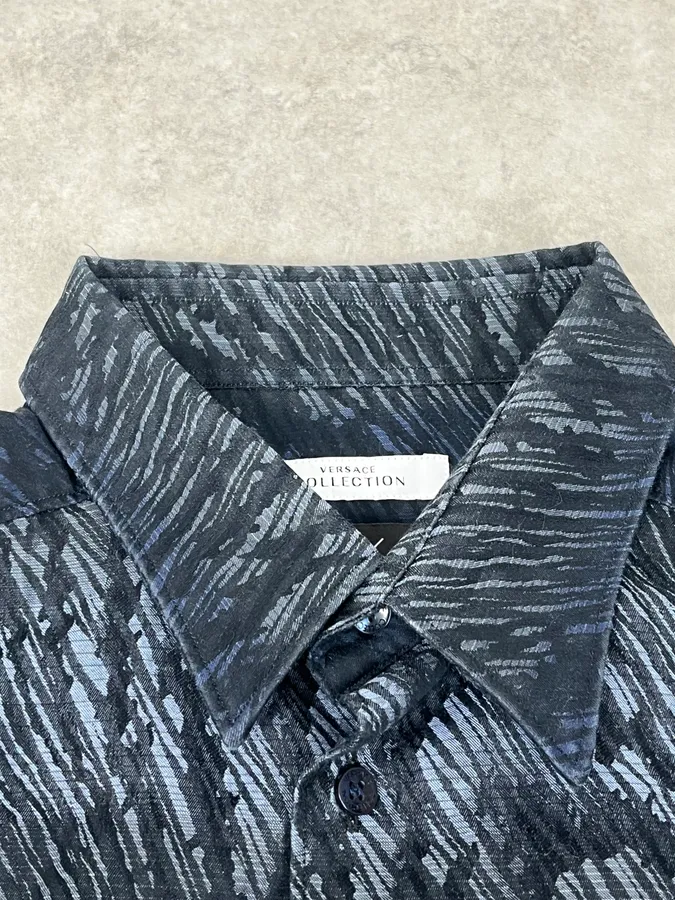2000s Versace Black & Navy Waves Abstract Shirt - Image 8