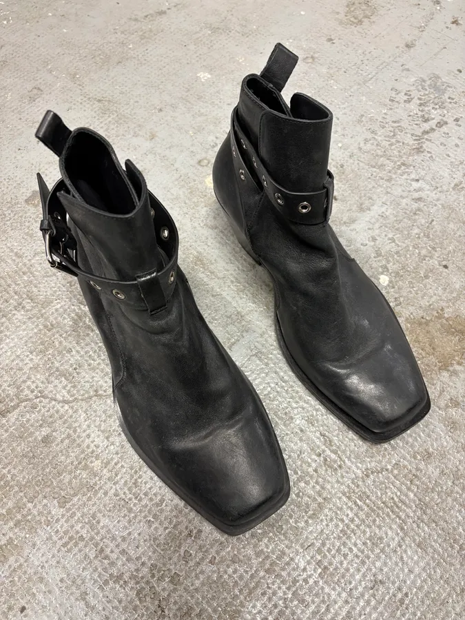 2000s Versace Eyeled Black Leather Boots - Image 4