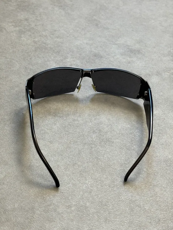 2000s Yves Saint Laurent Black Metal Shield Sunglasses - Image 7