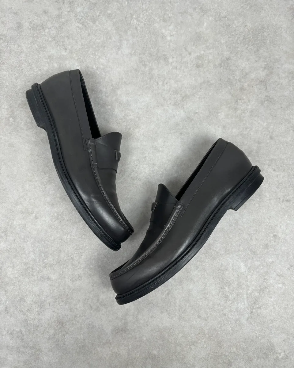 2000s Yves Saint Laurent Black Minimalist Leather Loafers - Image 3