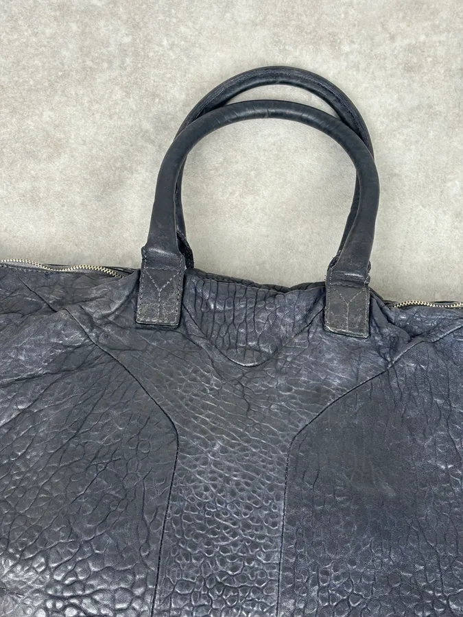 2000s Yves Saint Laurent Easy Grain Black Leather Handle Bag - Image 10