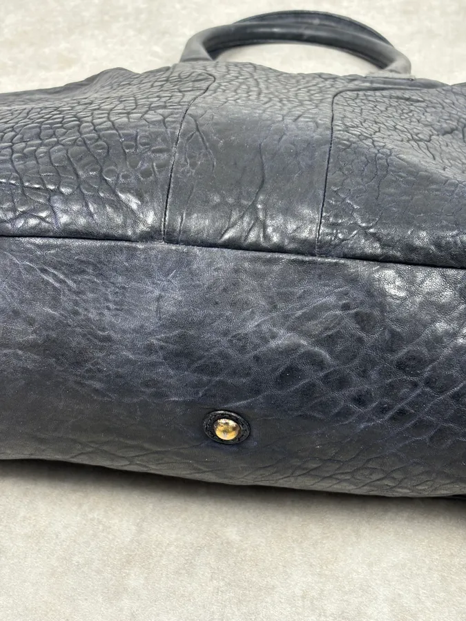 2000s Yves Saint Laurent Easy Grain Black Leather Handle Bag - Image 12