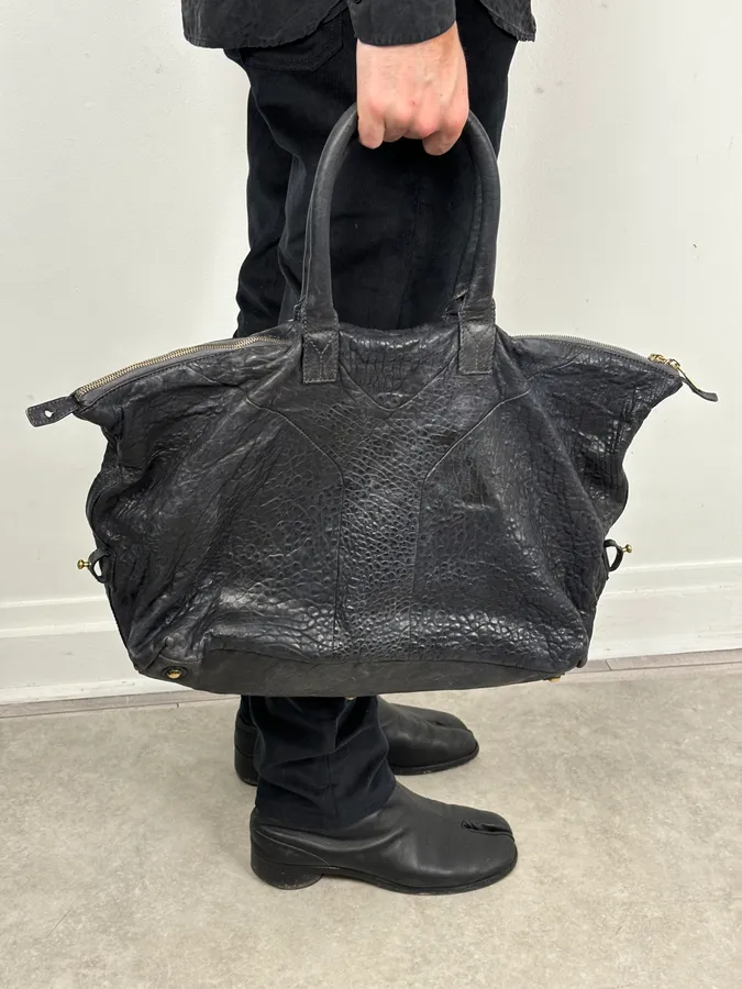 2000s Yves Saint Laurent Easy Grain Black Leather Handle Bag - Image 2