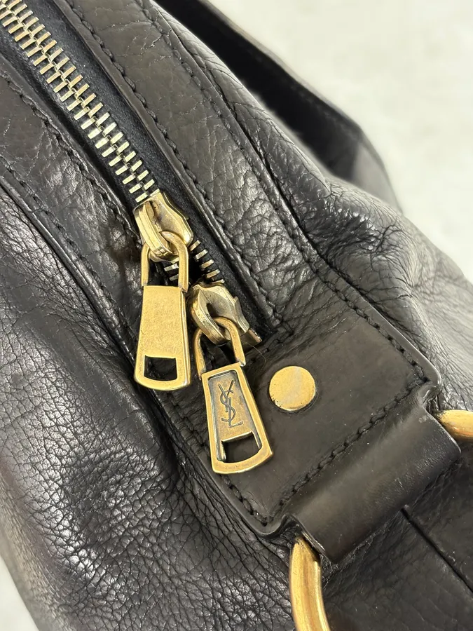 2000s Yves Saint Laurent Star Black Shiny Leather Handle Bag - Image 10