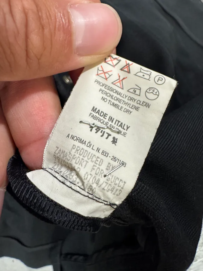 2003 Gucci Black Multi Pockets Belted Long Jacket - Image 12