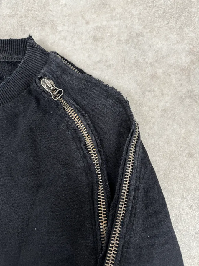 2010s Balmain Black Zip-Shoulder Distressed Sweater - Image 7