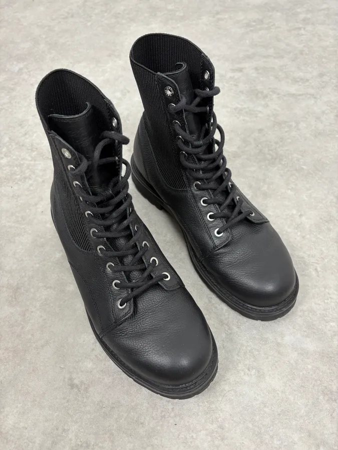 2010s Diesel Black Minimalist Leather Boots - Image 4