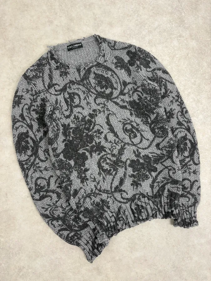 2010s Dolce & Gabbana Floral Grey Wool Sweater - Image 4