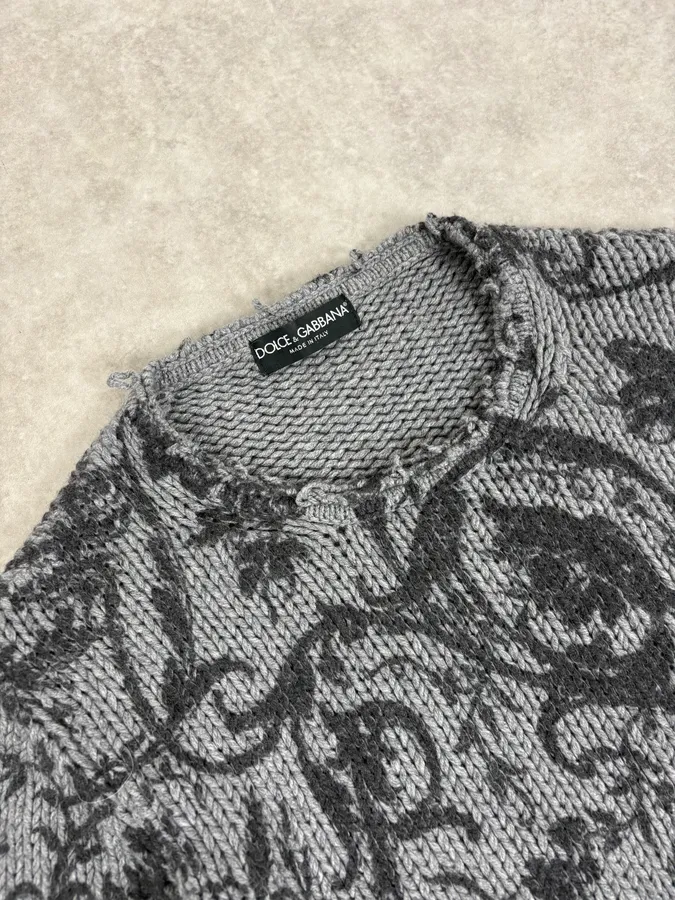 2010s Dolce & Gabbana Floral Grey Wool Sweater - Image 5