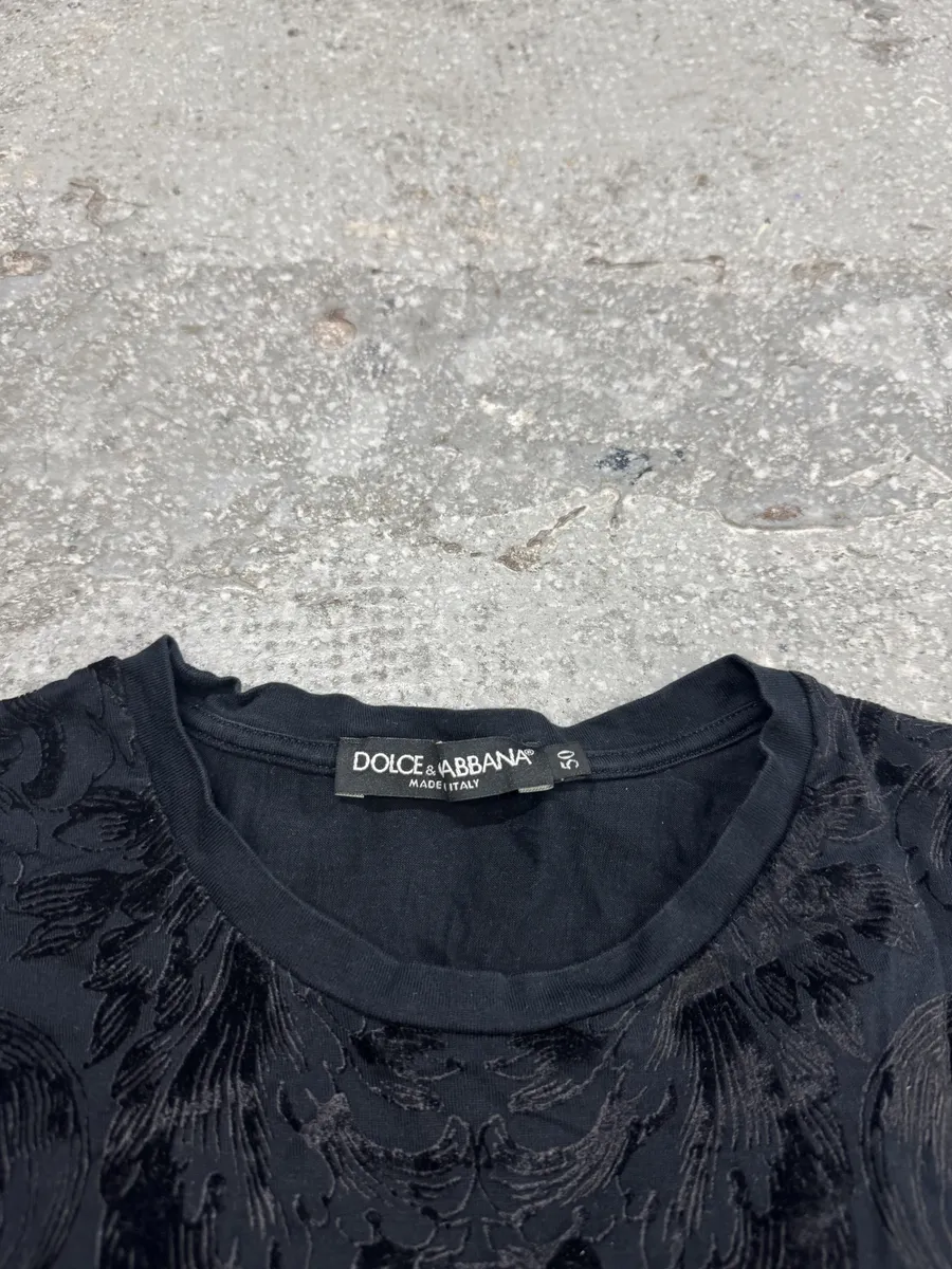 2010s Dolce & Gabbana Floral Velvet Tee-Shirt - Image 5