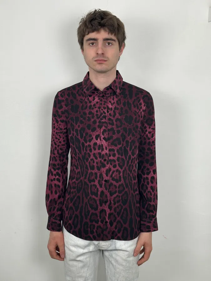 2010s Dolce & Gabbana Fuchsia Purple Silk Leopard Print Shirt - Image 2