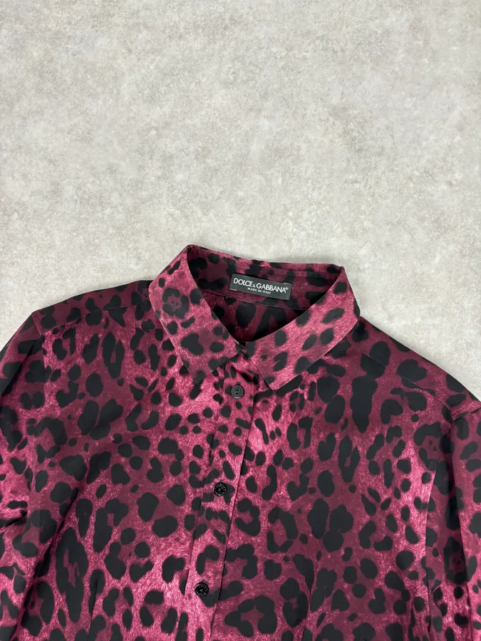 2010s Dolce & Gabbana Fuchsia Purple Silk Leopard Print Shirt - Image 4